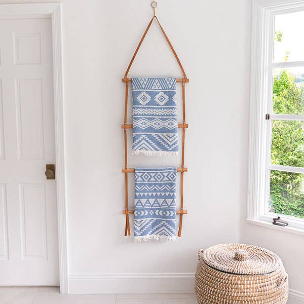 Hanging Blanket Ladder With Leather Straps