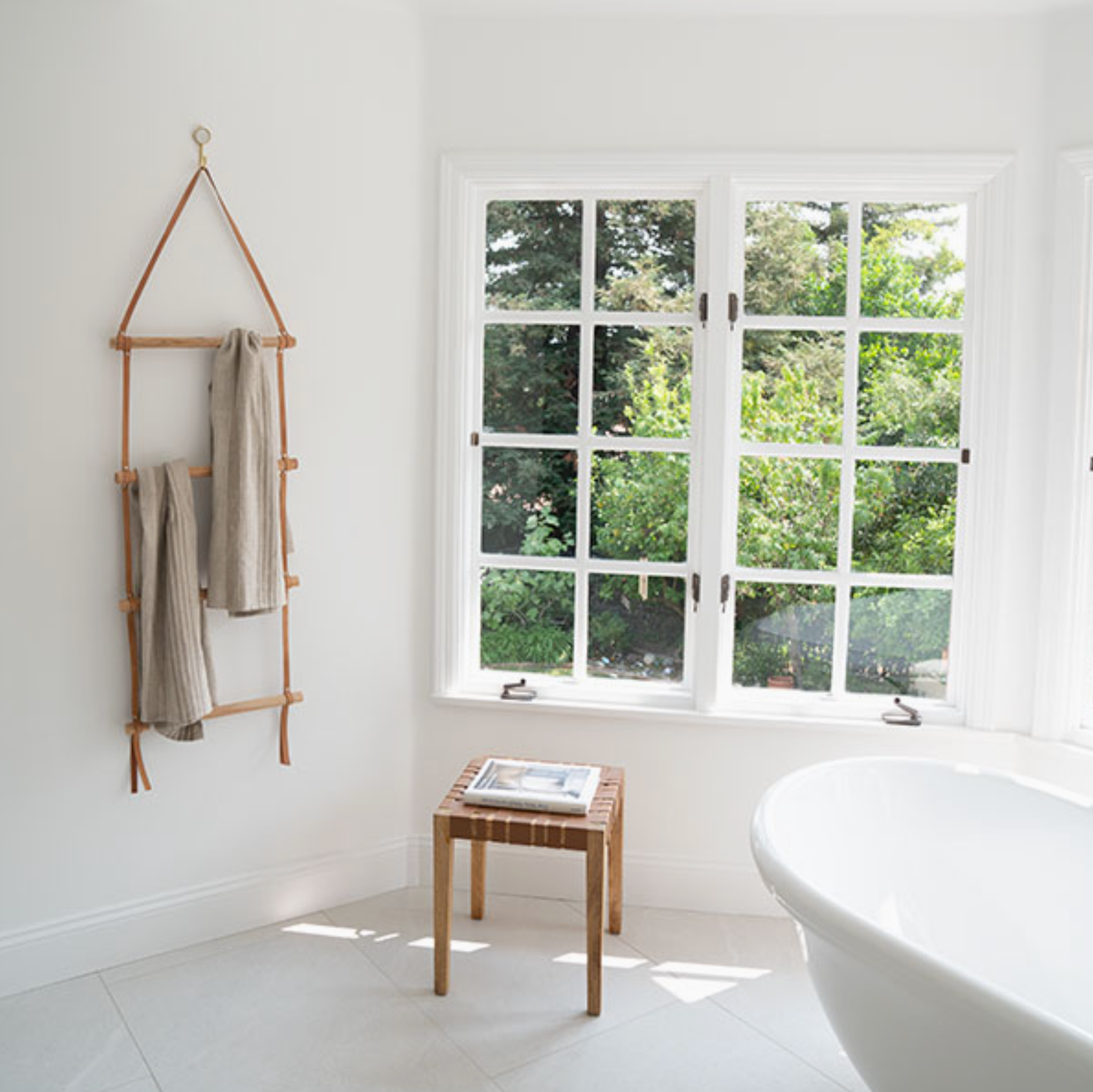 Hanging Blanket Ladder With Leather Straps